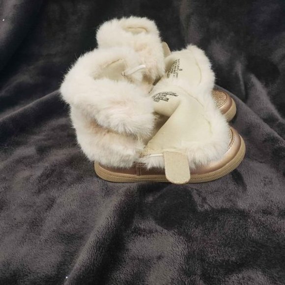 Maggie and Zoe Faux Fur Boots Girl Size 8 Rose Gold - Picture 9 of 10